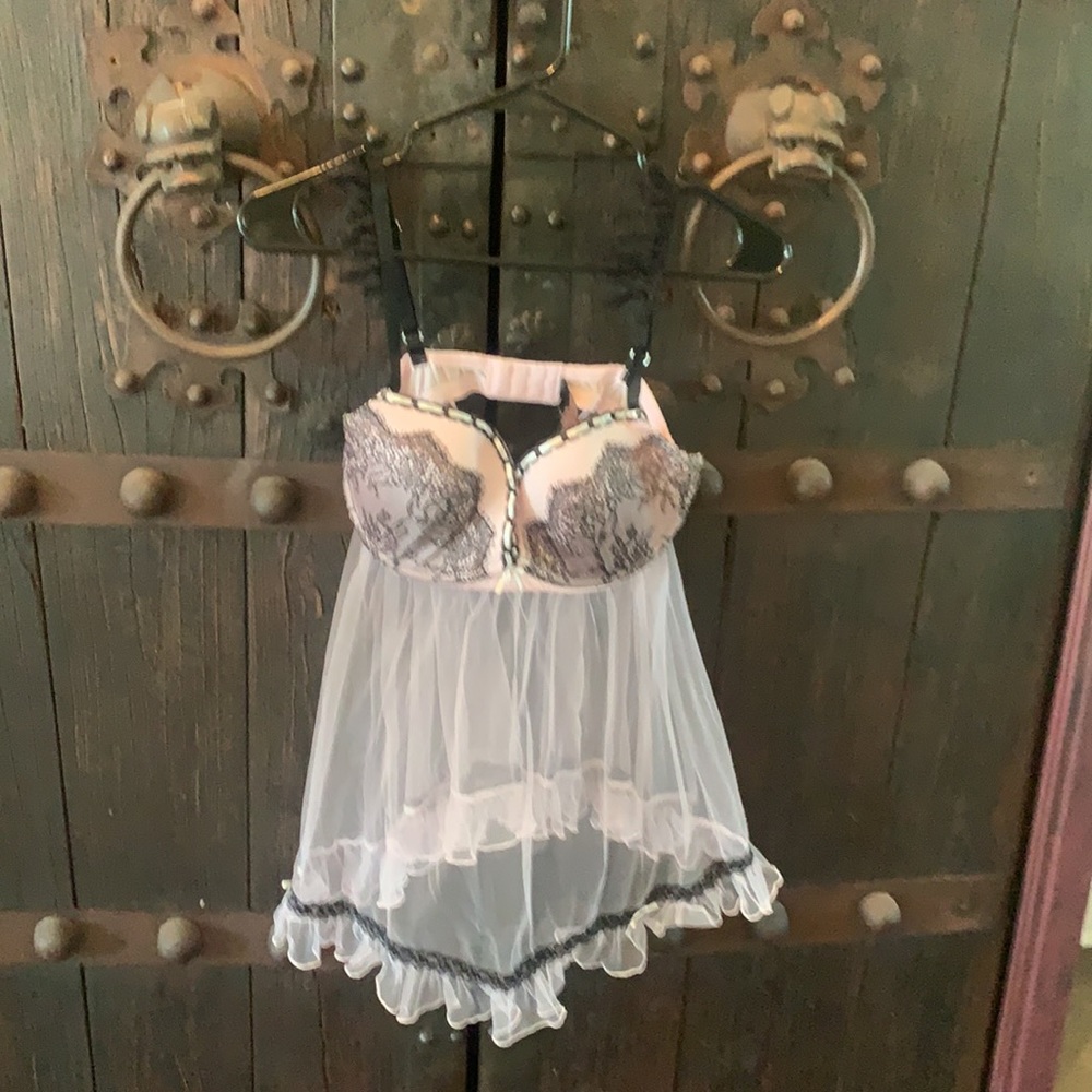 Victoria’s Secret - Picture 11 of 16